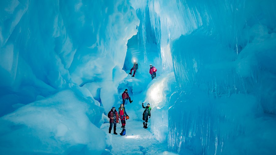 Антарктична експедиція: дослідження та відкриття унікального антарктичного льодовика